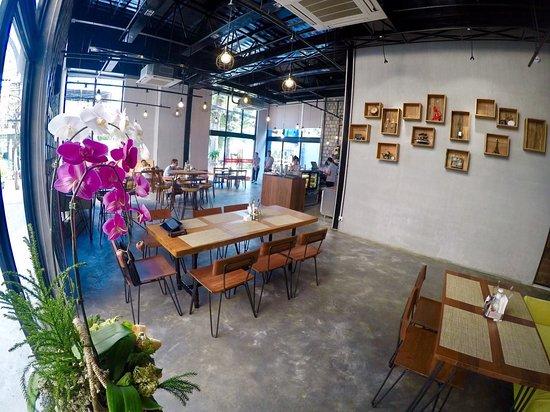 Pizza Factory & Café